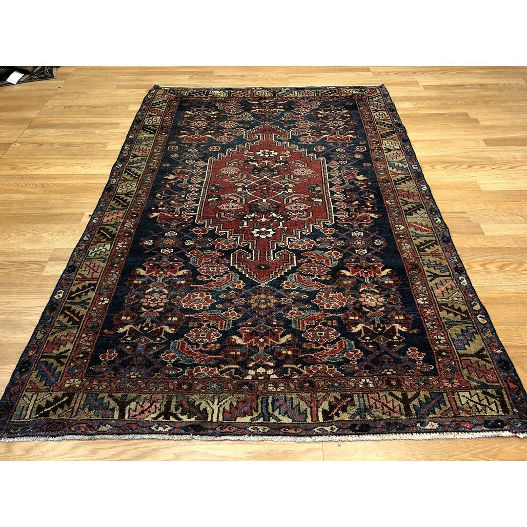 Beautiful Bakhtiari - 1930s Antique Persian Rug - Tribal Carpet - 4'3" x 6'5" ft