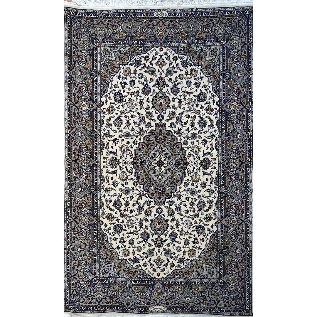 Fantastic Floral - 1960s Traditional Oriental Rug - Handmade Carpet - 4'7'' x 7'1'' ft.