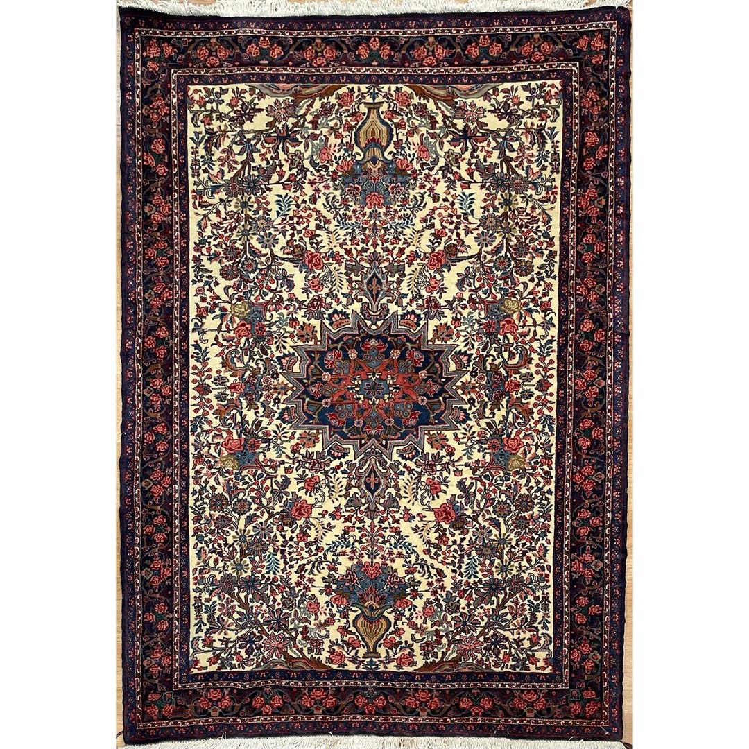 Fantastic Floral - 1940s Traditional Oriental Rug - Handmade Carpet - 4'9'' x 6'10'' ft.