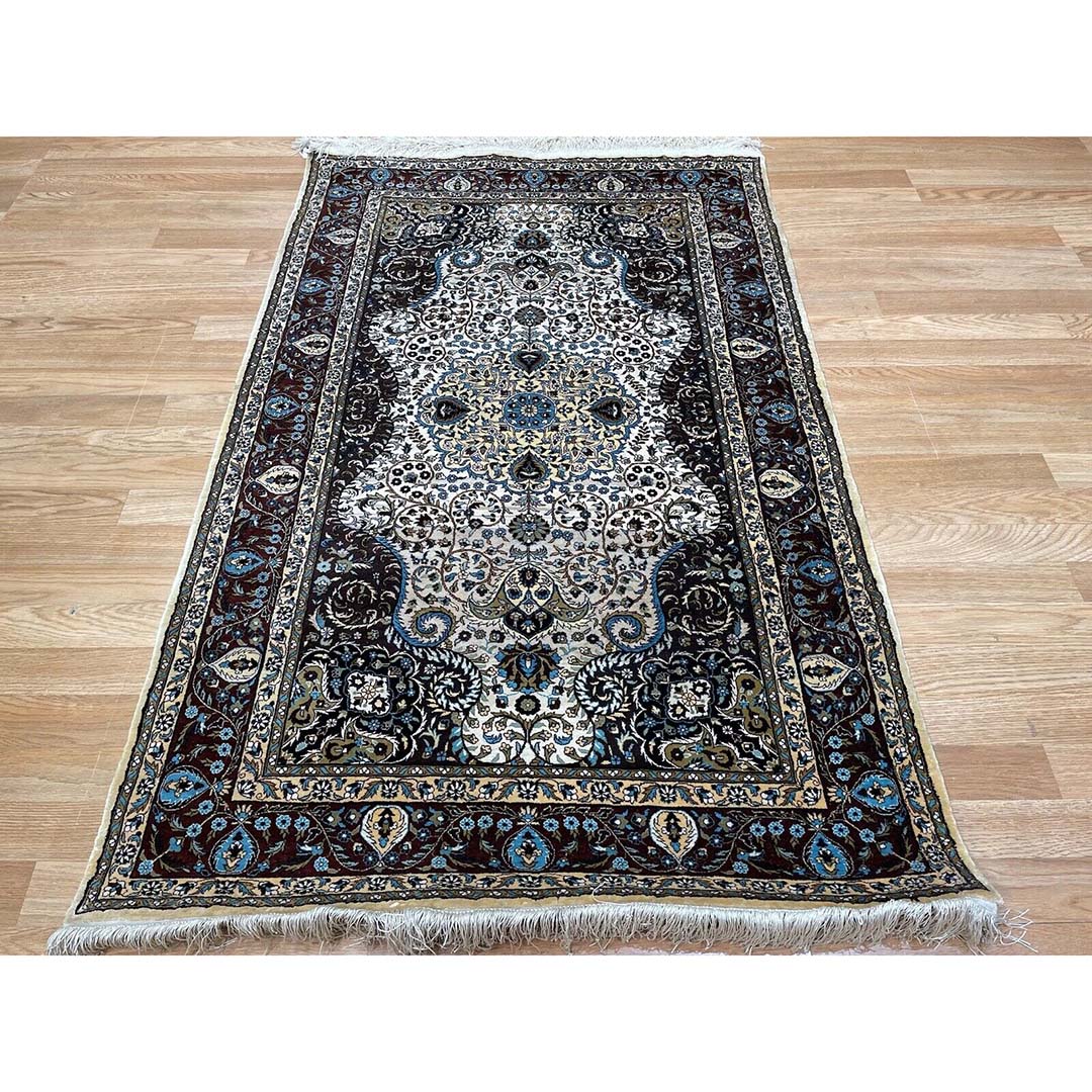 Captivating Chinese Floral Oriental Rug Soft Silk Carpet